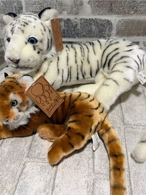 Lot of two bush gardens Tiger plushes with tags white and brown